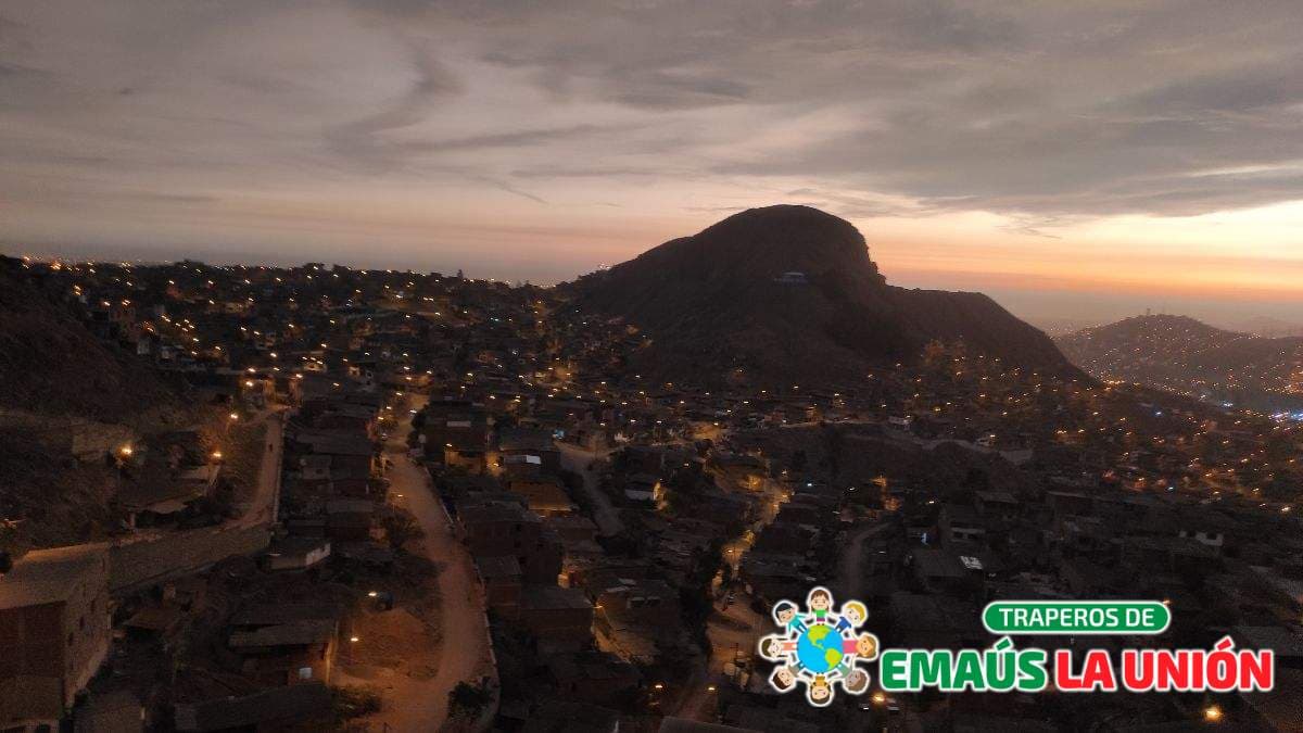 ¡Libera espacio y ayuda! Recolección de Ropa Usada en Breña con Traperos de Emaús La Unión