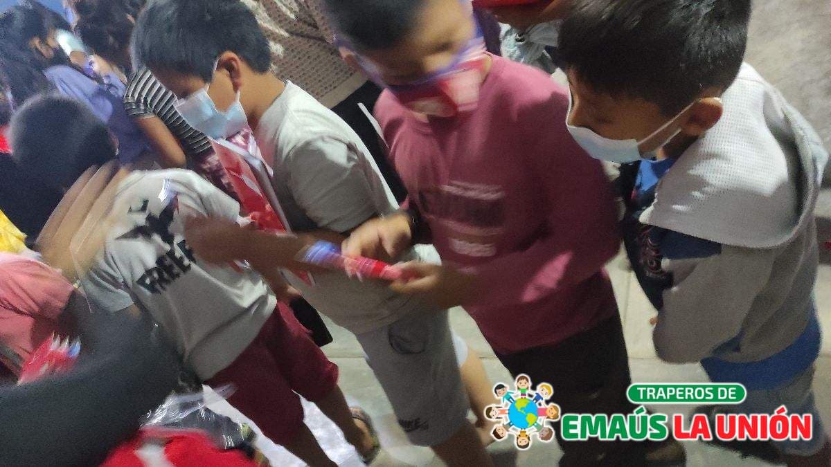 ¡Libera espacio y ayuda! Recolección de Ropa Usada en Ñaña